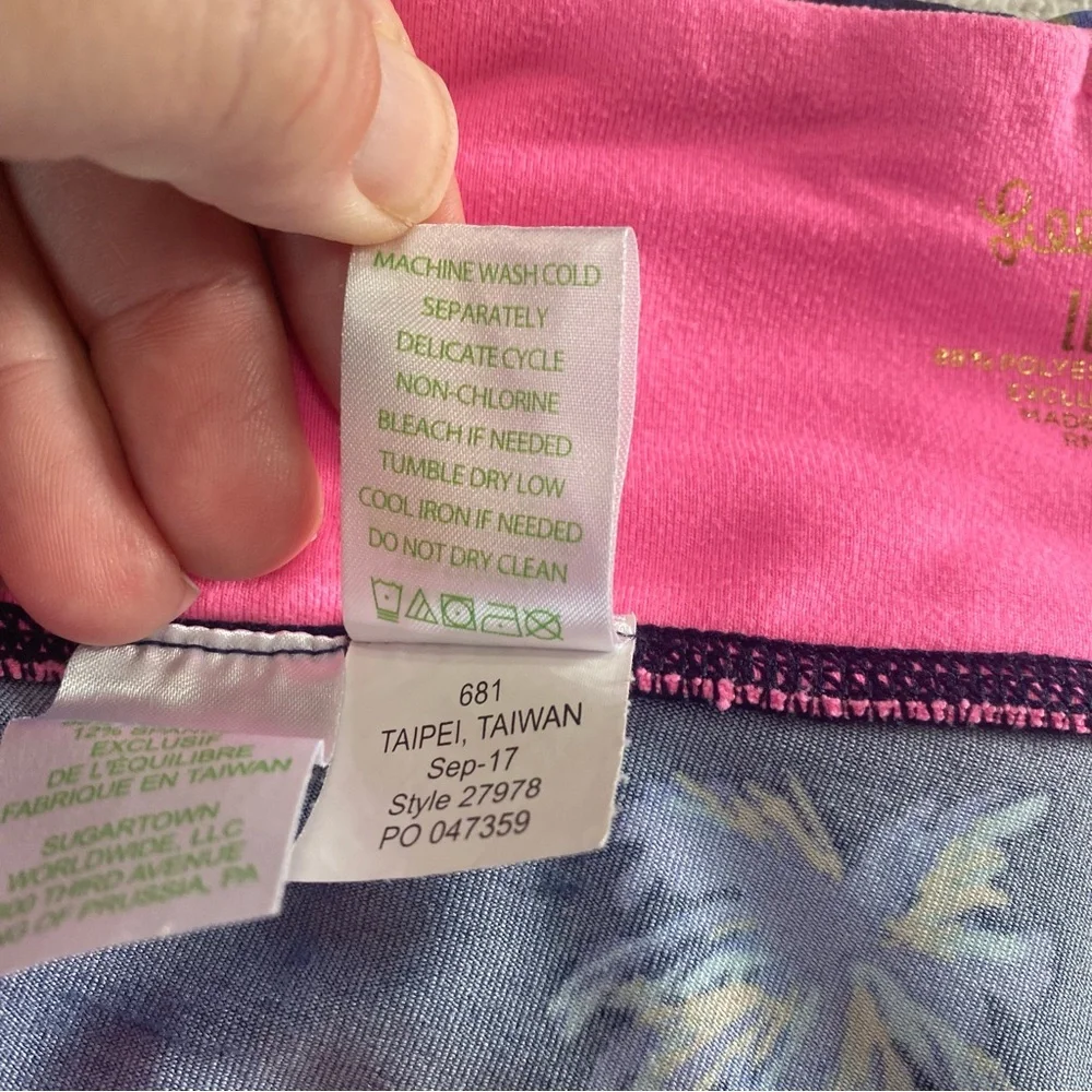 Lilly Pulitzer “It’s Always Sunny Somewhere” Workout Leggings (M)